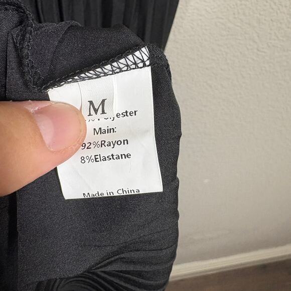 Uoozee Size Medium Mock Neck Accordion Pleat Maxi Dress Black Sleeveless - Picture 11 of 12